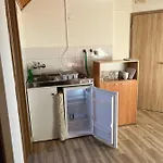 Csikos Apartamento *