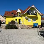 Csikos Apartamento