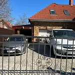 Csikos Apartamento