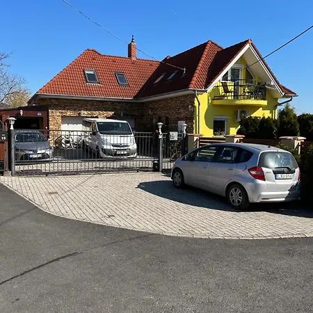 شقة Csikos Gyenesdiás