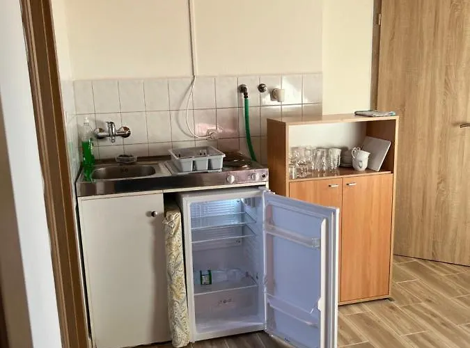 Csikos Apartament *