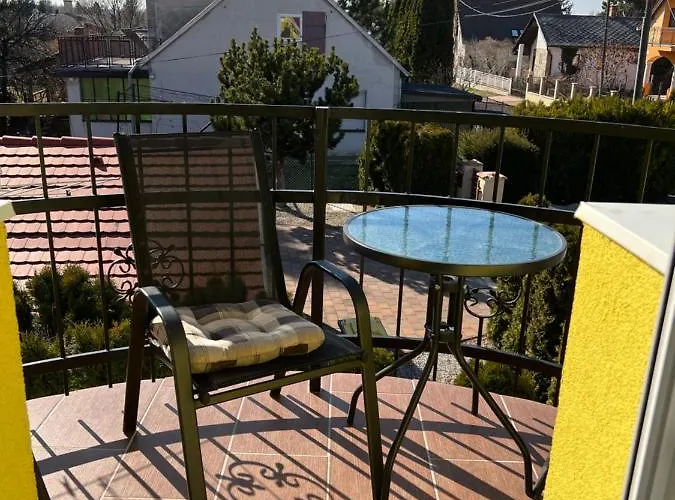 Csikos Apartment Gyenesdias