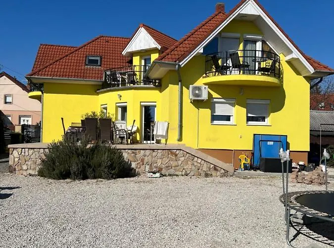 Csikos Apartmán
