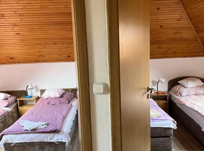 Csikos Apartment Gyenesdias