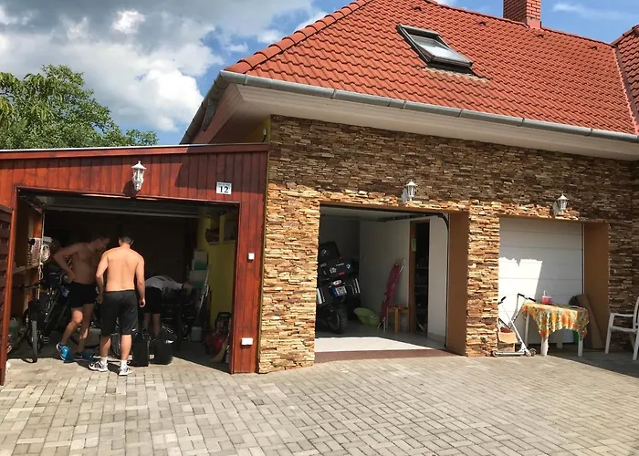 Csikos Apartment Gyenesdias